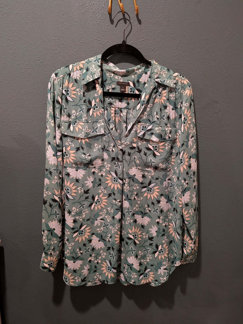 Ann Taylor Green Floral Blouse